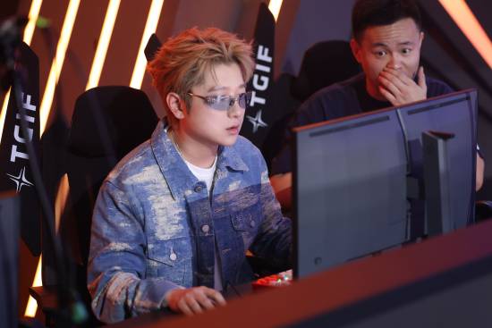 了电竞与音, 领先对手, 喜爱