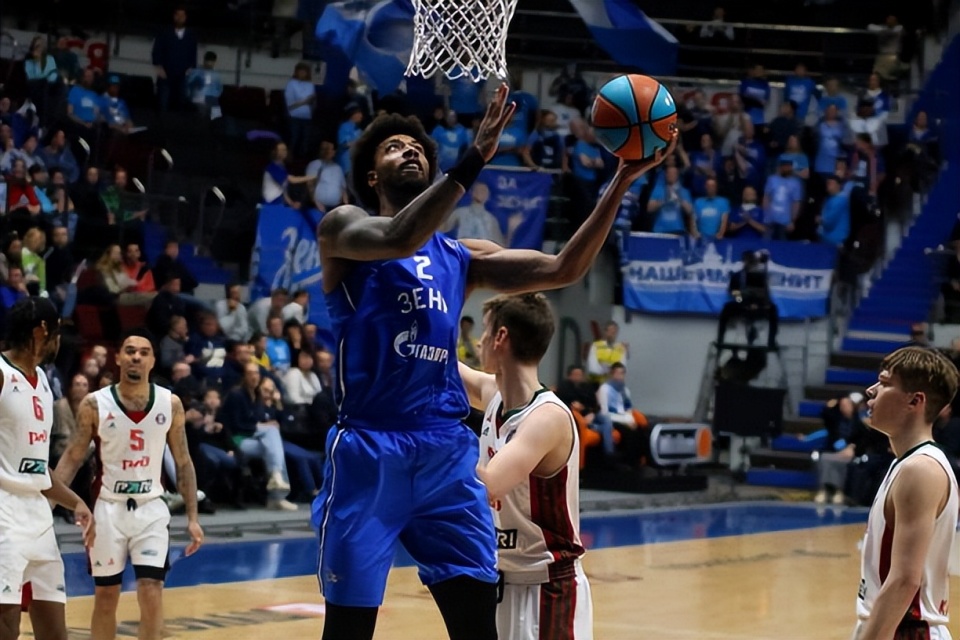 名综合能力, 锋线球员布, 强队的第三